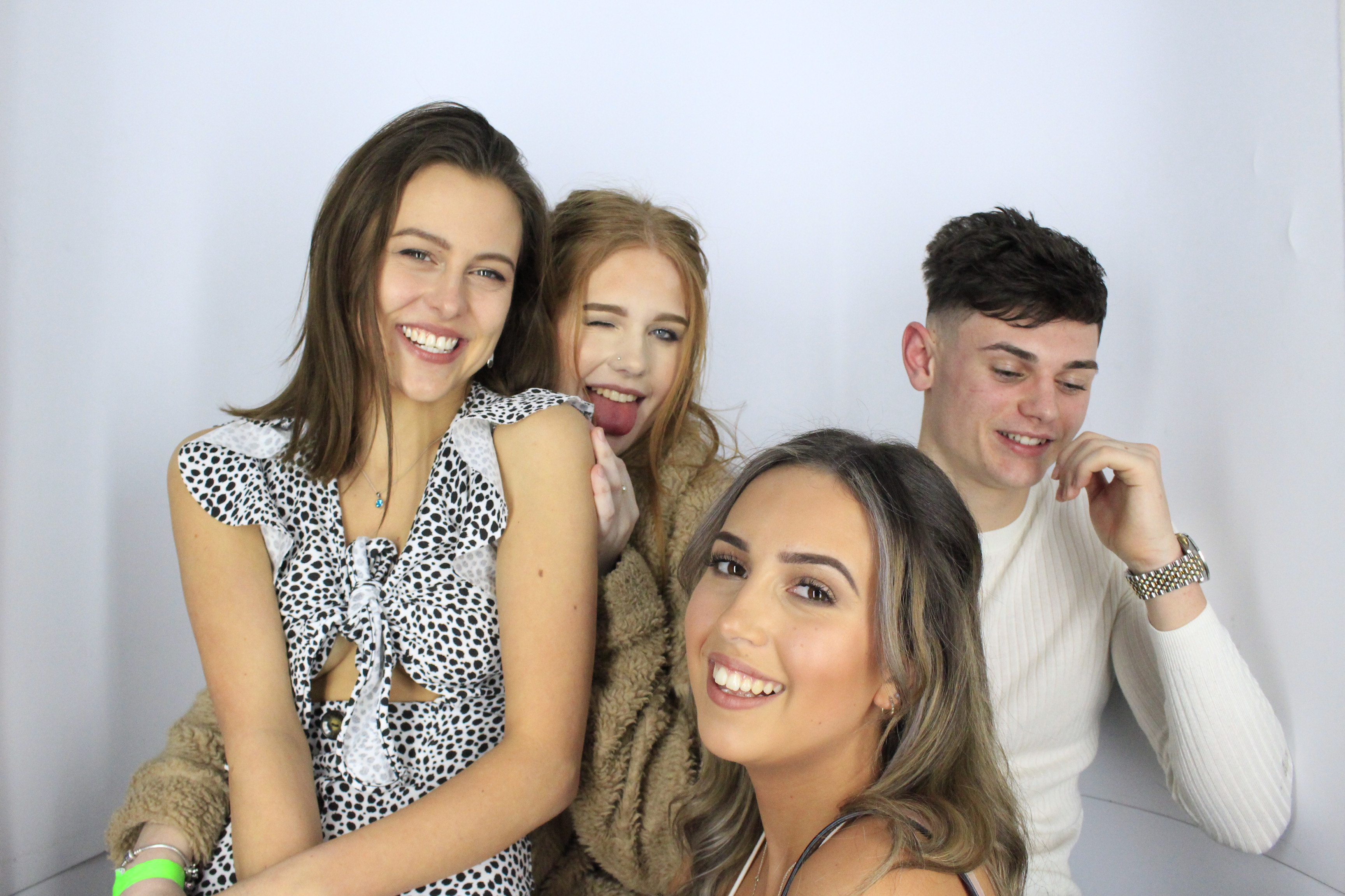 Issy & Alice's 18th Birthday Party | View more photos from the event at gallery.myphotoboothexperience.co.uk/u/MyPhotoBoothExperienceLtd/Issy-Alices-18th-Birthday-Party